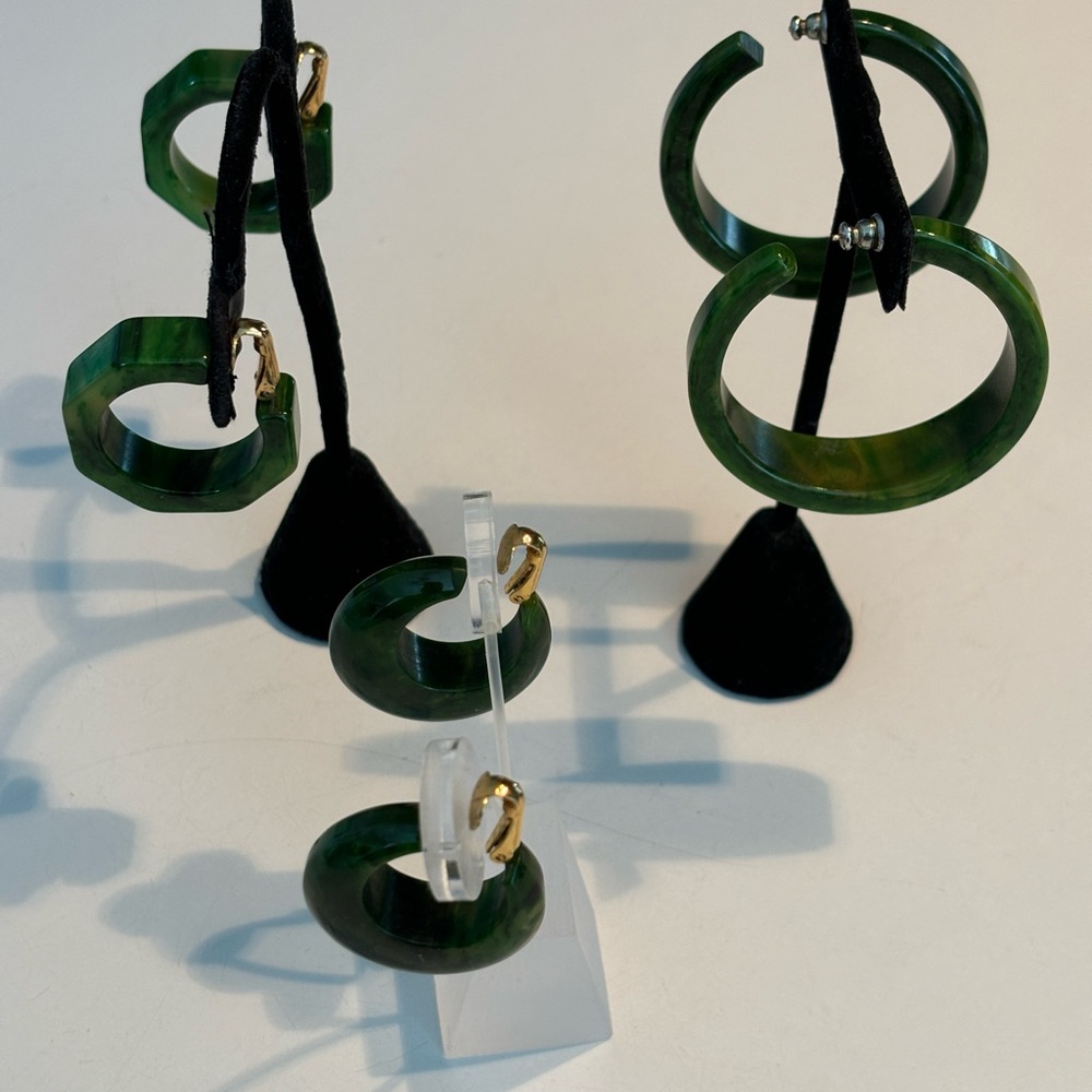 S O L D Vintage Mcm BAKELIITE CATALIN SPINACH GREEN END OF DAY EARRING SET
